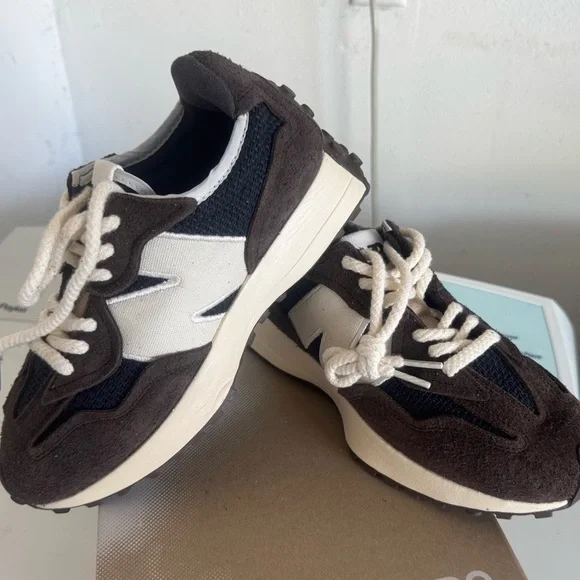 Stylish Black and Brown Sneakers - Picture 1 of 8